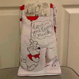 Winnie the Pooh Valentine’s oven mitt and towels